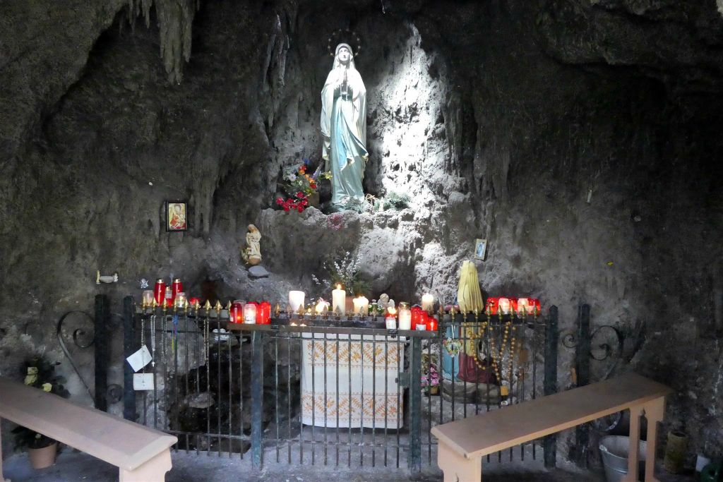 MITTENWALD (DUITSLAND) - een bidkapel bij de St. Peter- en Paulkerk