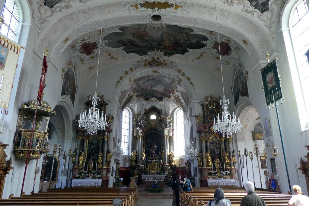 MITTENWALD (DUITSLAND) - binnen in de St. Peter- en Paulkerk