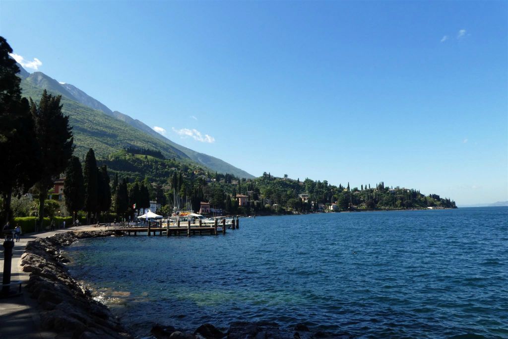 MALCESINE - het uitzicht bij het Gardameer