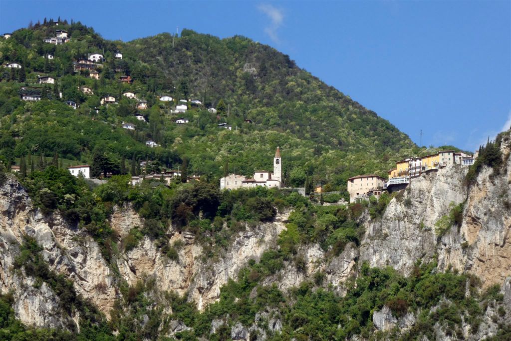 MALCESINE -> LIMONE SUL GARDA - het uitzicht onderweg tijdens de boottocht over het Gardameer