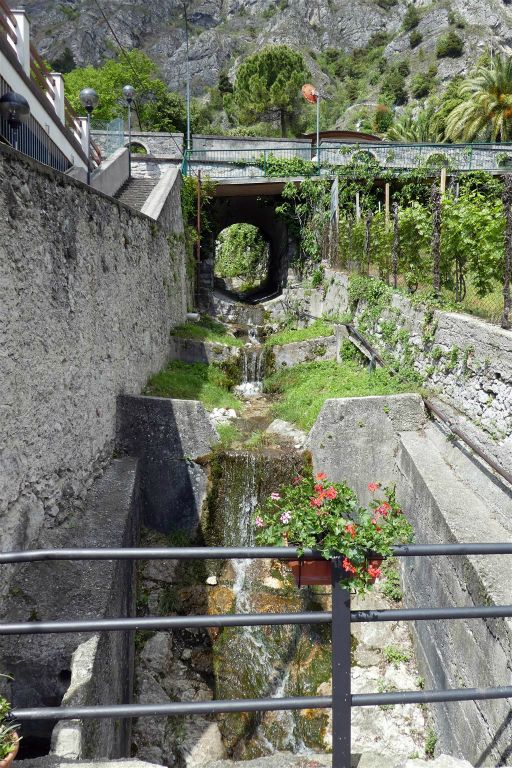 LIMONE SUL GARDA - een waterval