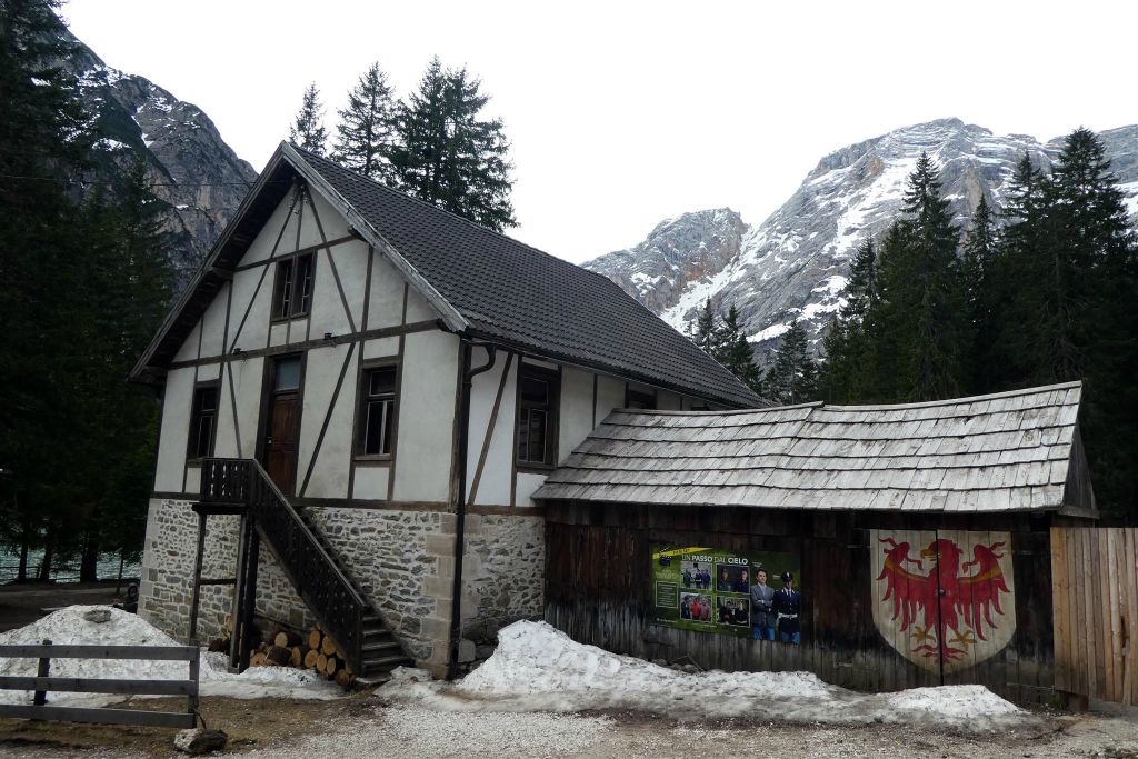 PRAGSER WILDSEE - het bosbouwhuis wat gebruikt is in de film "Un passo dal cielo" met Terence Hill