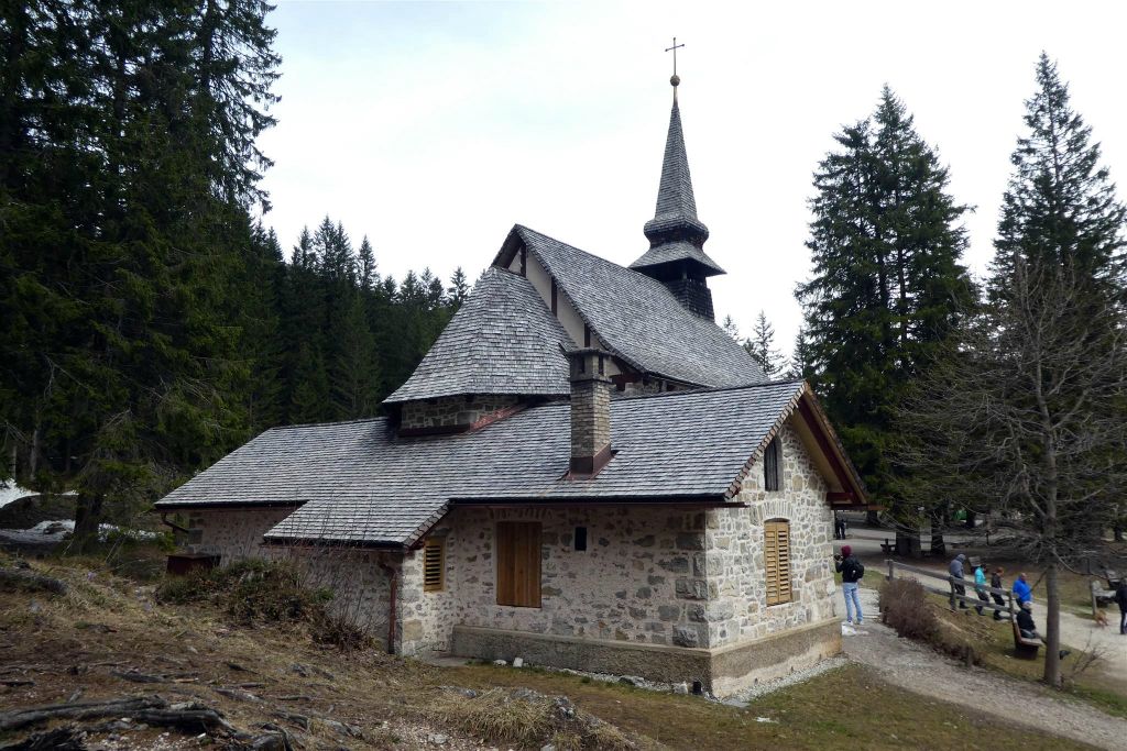 PRAGSER WILDSEE - de kapel Pragser Wildsee