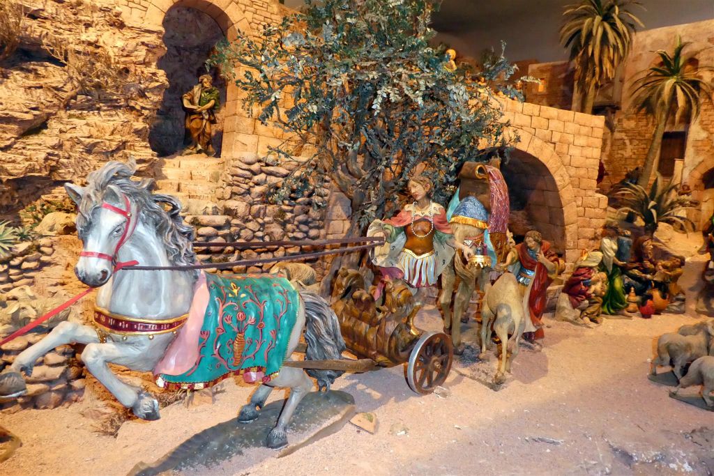 LUTAGO - binnen in het Maranatha museum
