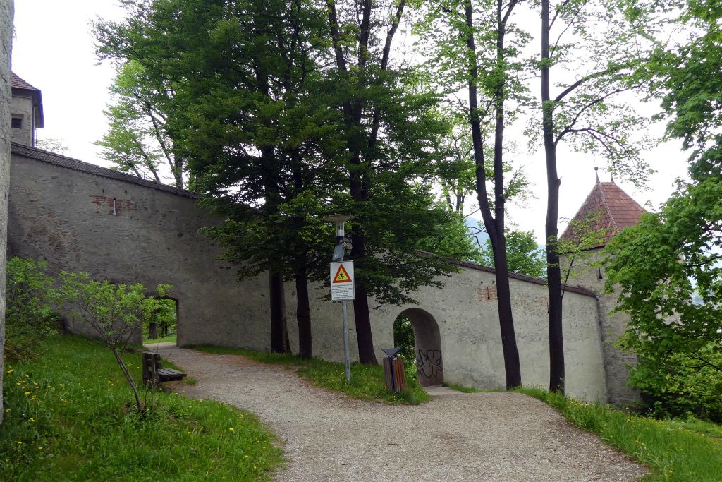 BRUNICO - het kasteel van Brunico