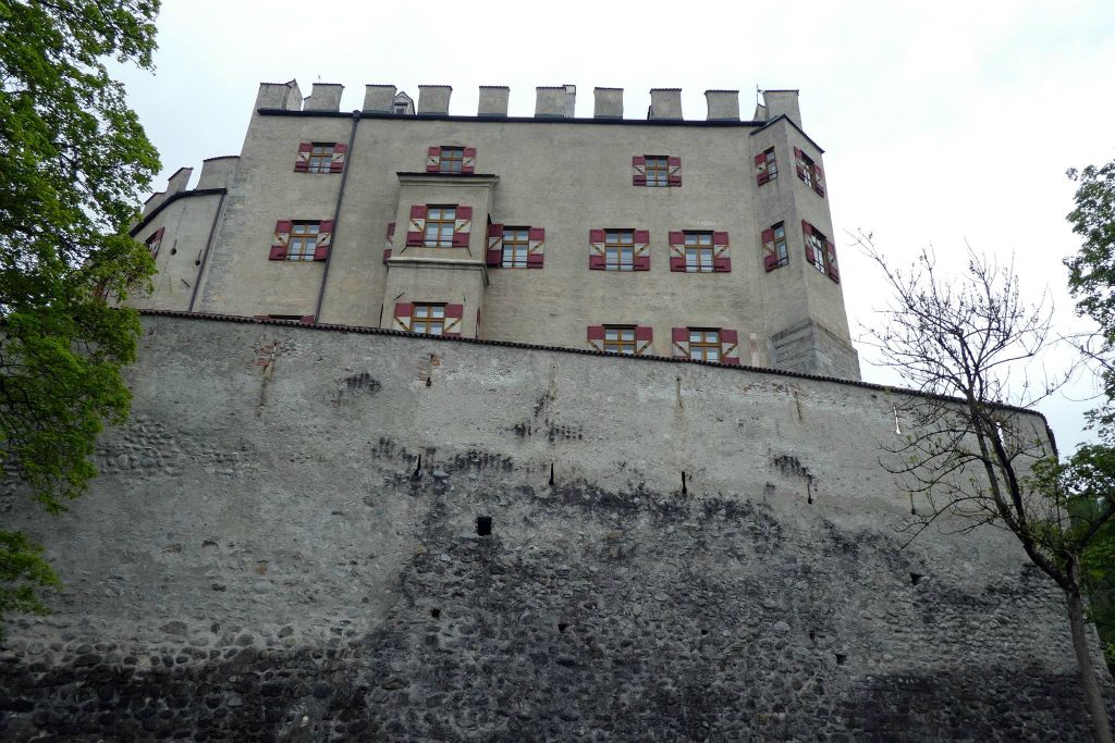 BRUNICO - het kasteel van Brunico