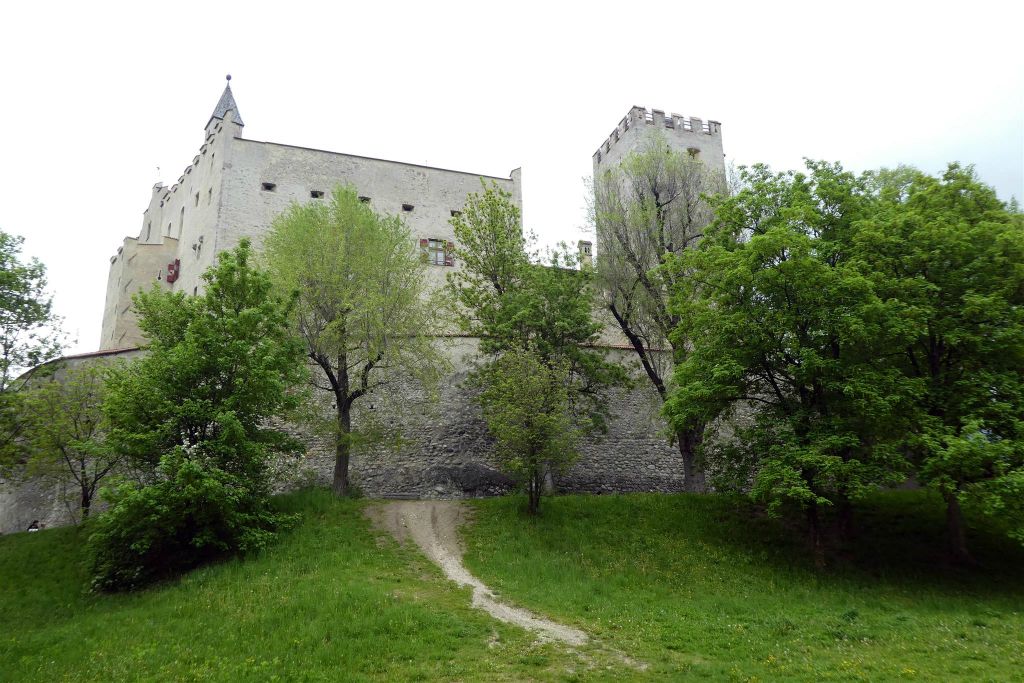 BRUNICO - het kasteel van Brunico