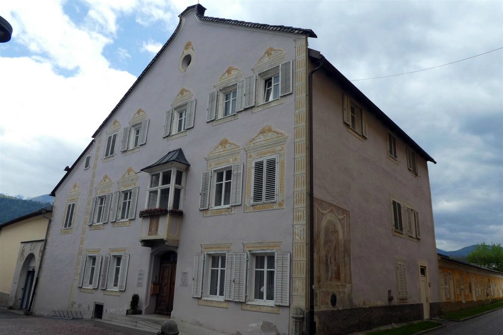 BRUNICO - het priesterhuis Widum