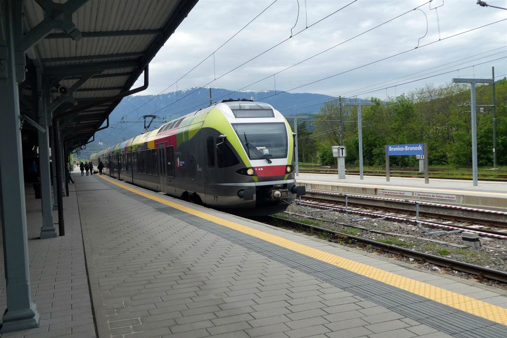 BRUNICO - het treinstation
