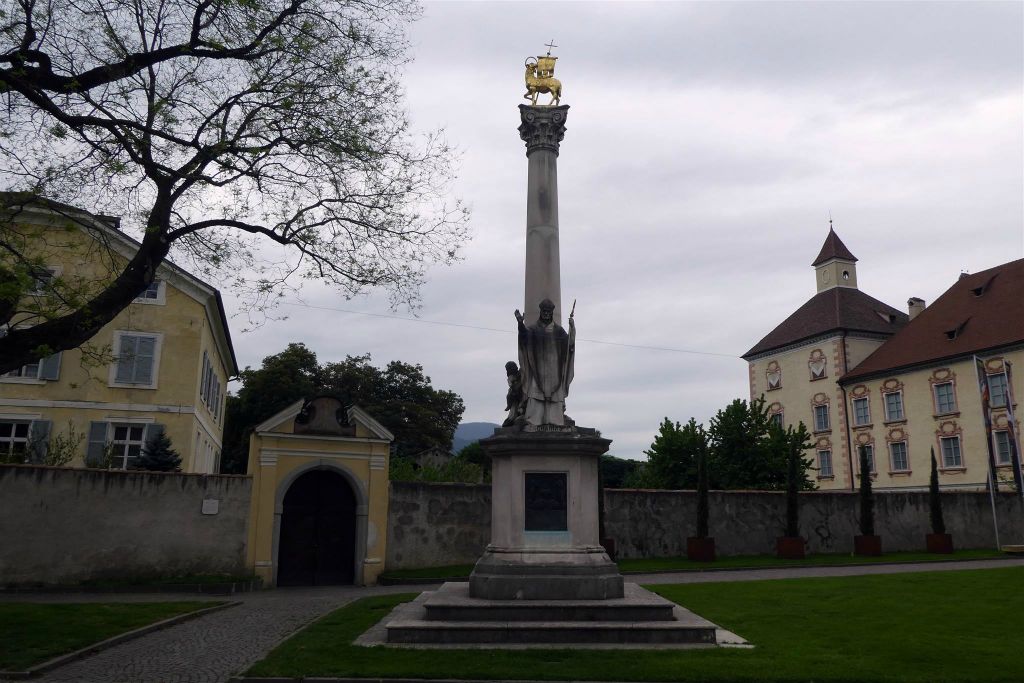 BRIXEN - de Millenium zuil