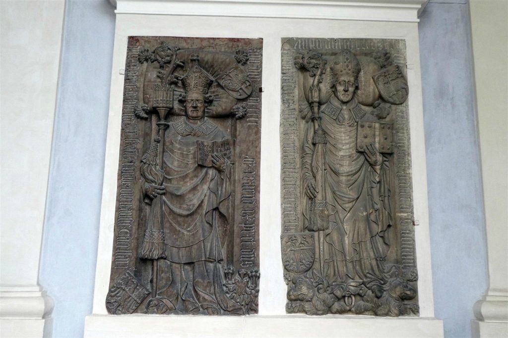 BRIXEN - twee steengravures