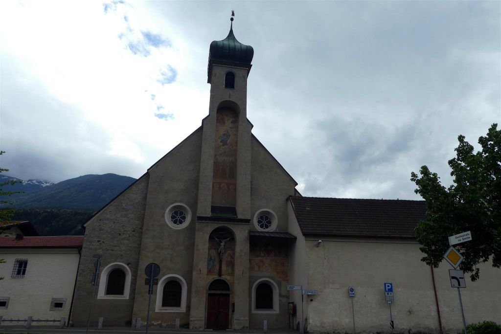BRIXEN - de Franciscanenklooster kerk