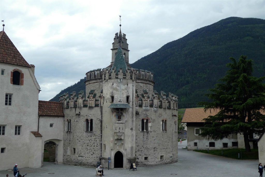 VAHRN - de Michaelskapel van het klooster Neustift