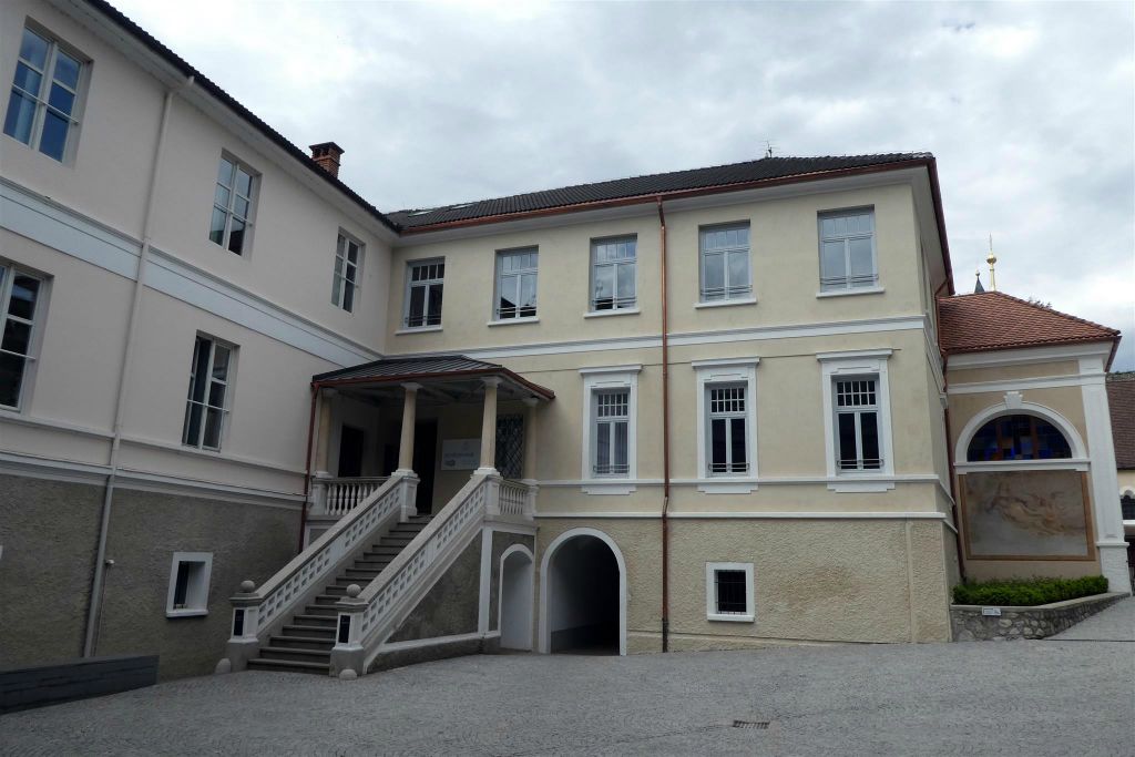 VAHRN - een privéschool van het klooster Neustift