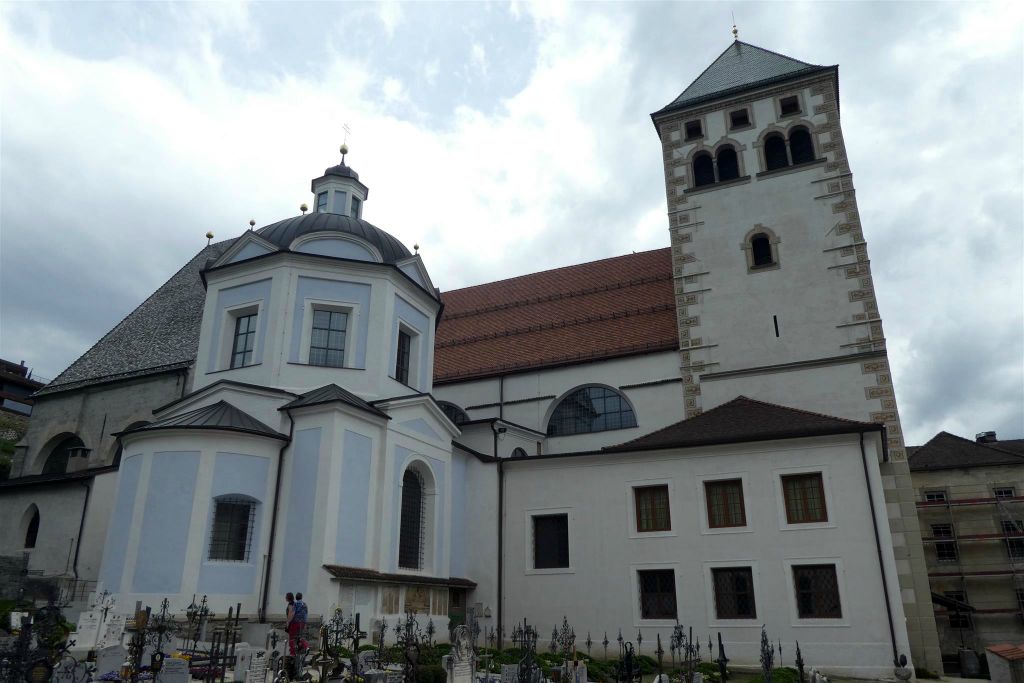VAHRN - de collegiale kerk van Onze-Lieve-Vrouw uit 1190 van het klooster Neustift