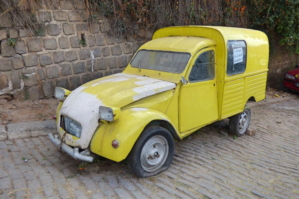 ANTANANARIVO - een oude Citroën