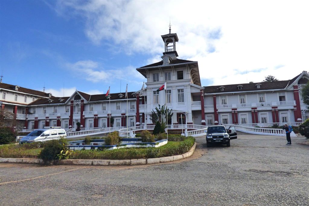 ANTSIRABE - het historisch monument van koloniale stijl Hôtel Des Thermes
