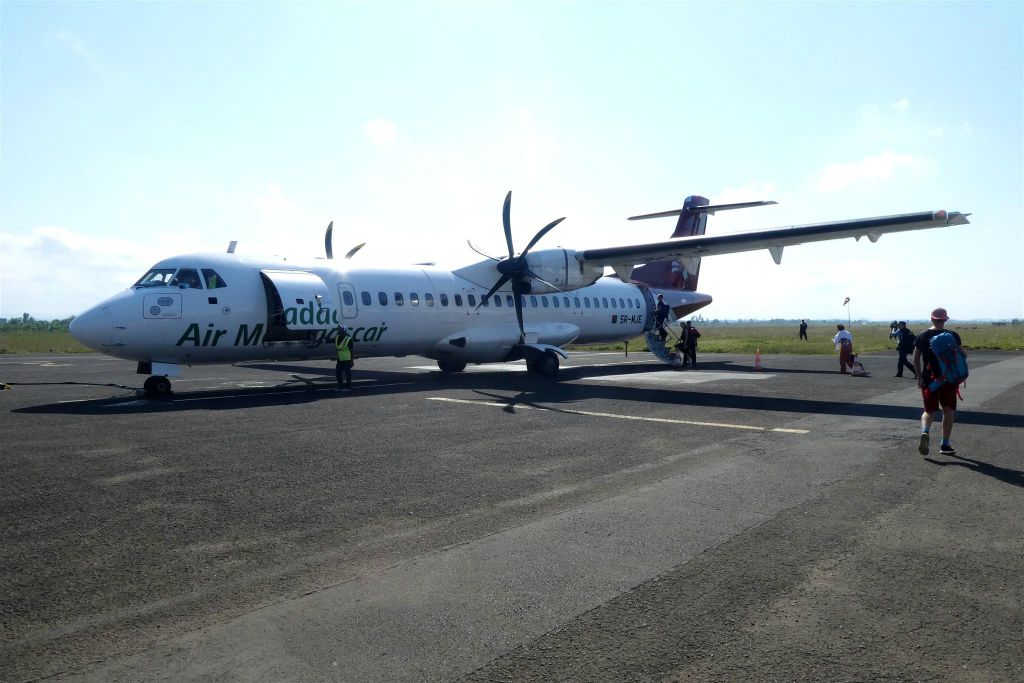 TOAMASINA - het vliegtuig waarmee we naar Antananarivo vlogen