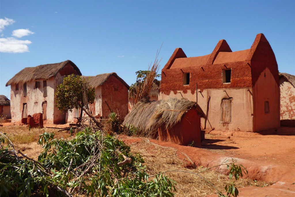 VAKINANKARATRA - enkele huizen