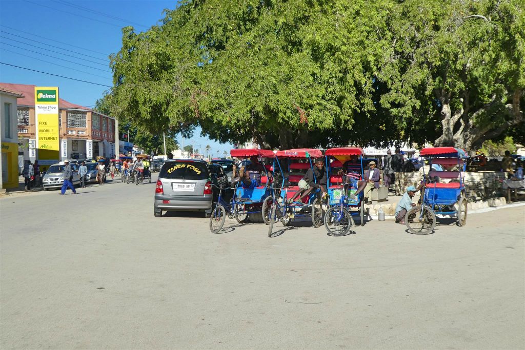 TOLORIA - een aantal fietsriksja's