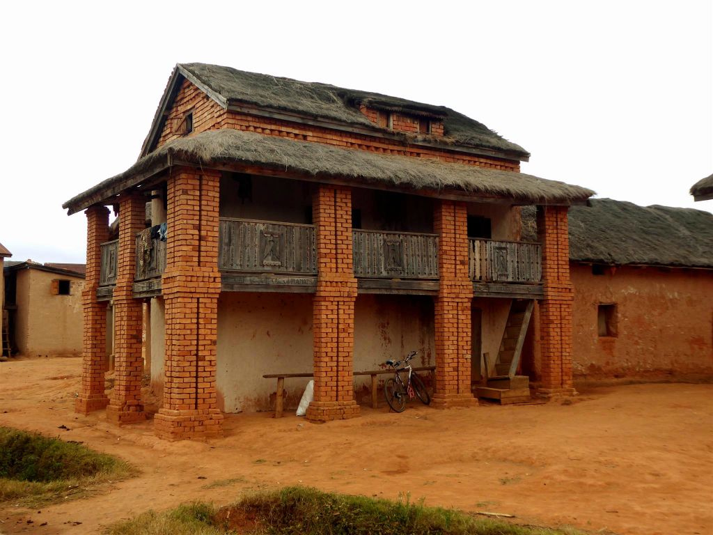 ANDRANOVORIVATO - een huis in het dorp