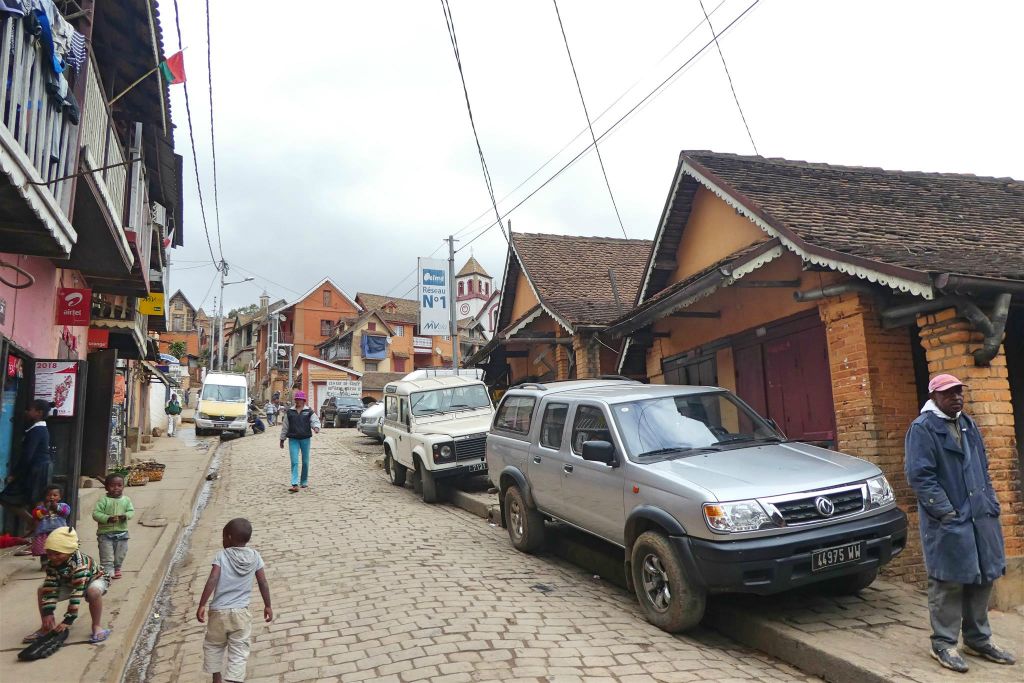 FIANARANTSOA - een straat