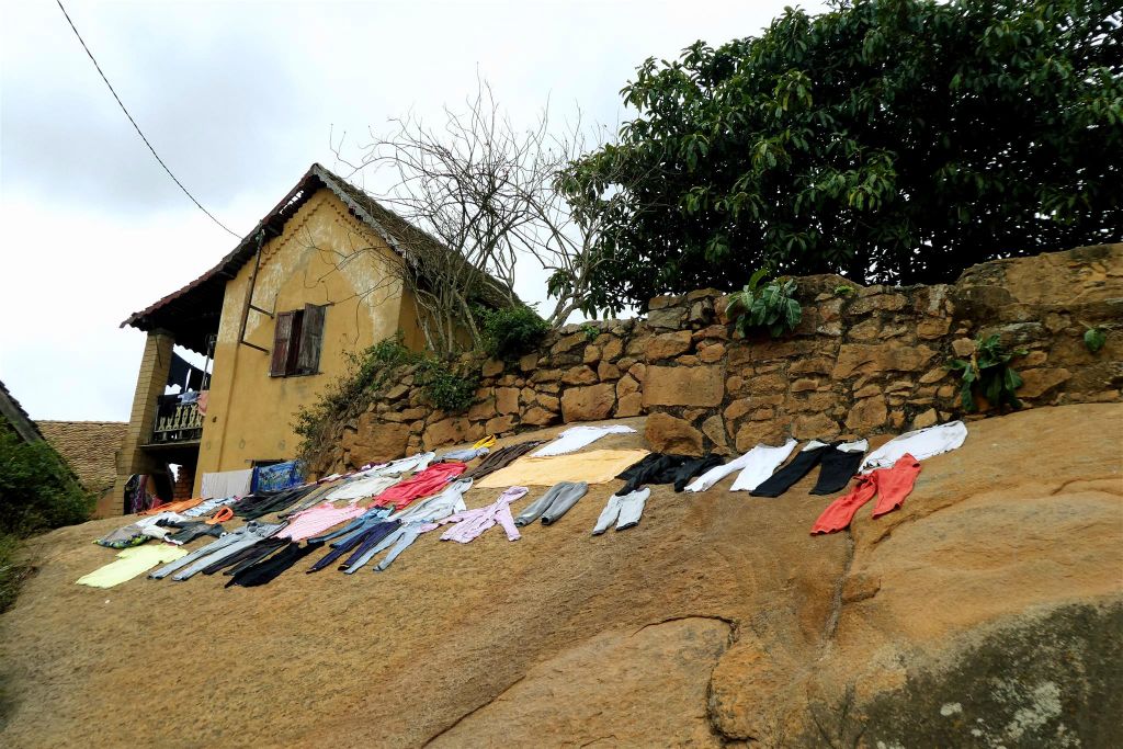 FIANARANTSOA - het drogen van de was