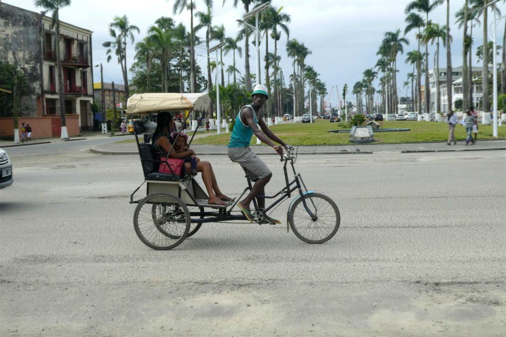 TOAMASINA - een fietsriksja