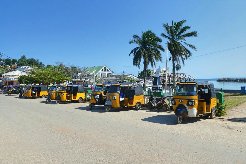 ÎLE SAINTE-MARIE - enkele tuktuks