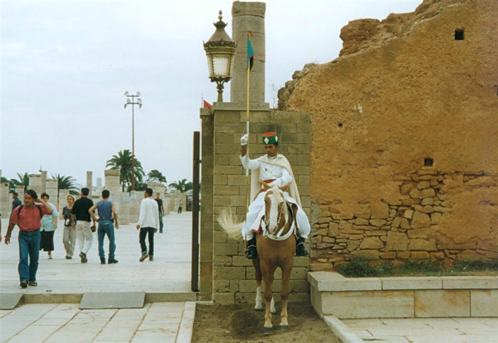 CASABLANCA - de ingang om naar de graftombe van Mohamed V te gaan