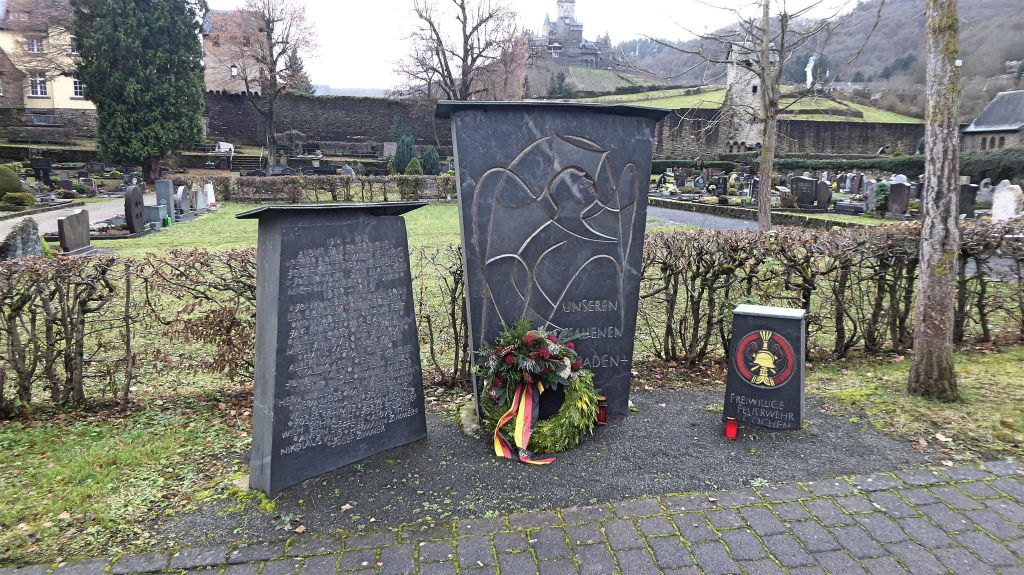 COCHEM - een monument op een begraafplaats