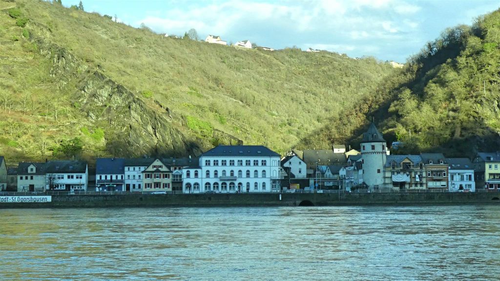 SANKT GOARSHAUSEN - het uitzicht op Sankt Goarhausen vanaf Sankt Goar