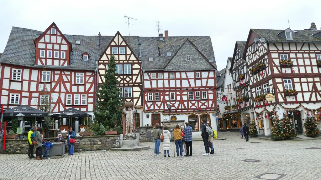 LIMBURG AN DER LAHN - het Plötze plein