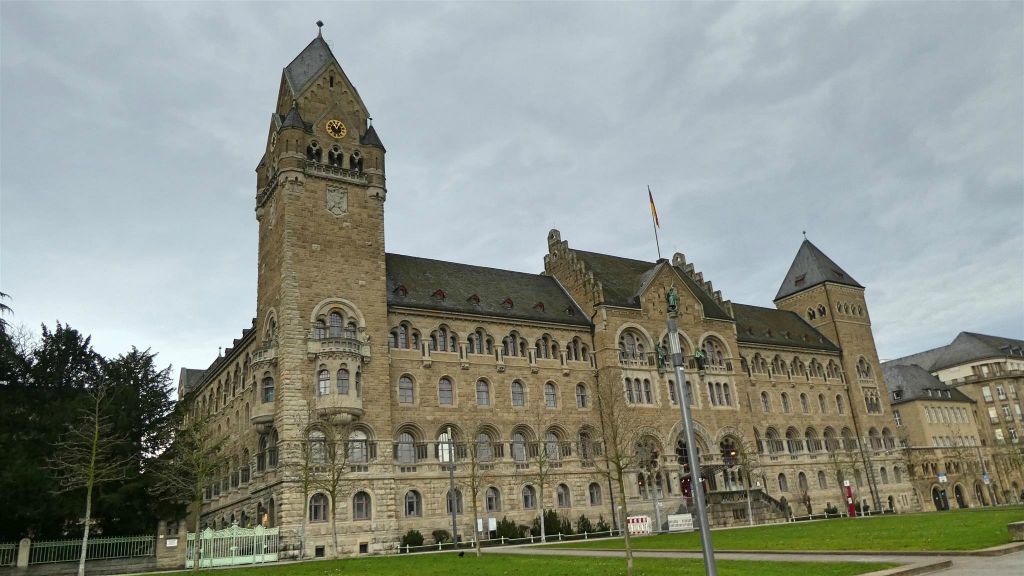 KOBLENZ - een pruisisch regeringsgebouw