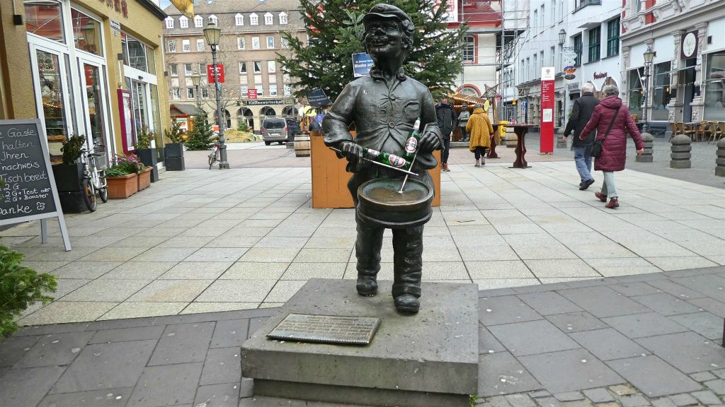 KOBLENZ - de Resche-Hennerich sculptuur