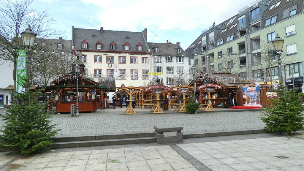 KOBLENZ - een kerstmarkt op het Münzplatz plein