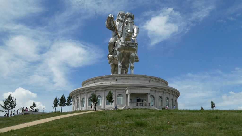 TSONIJN BODOG - het Genghis Khan ruiterstandbeeld bij het Genghis Khan standbeeldencomplex
