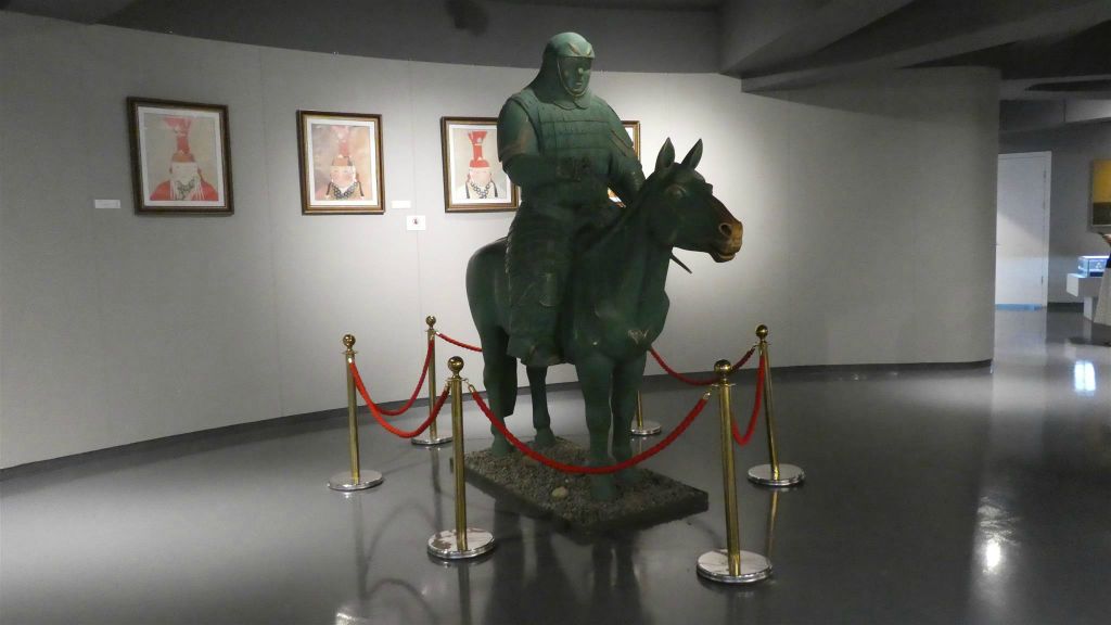 TSONIJN BODOG - in het museum van het Genghis Khan standbeeldencomplex
