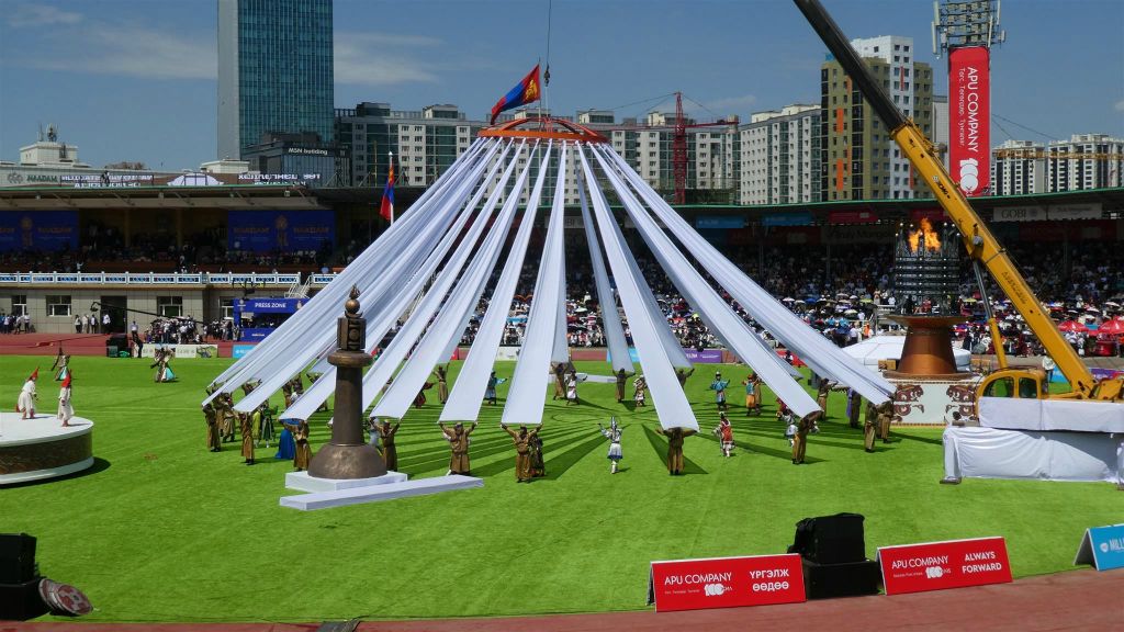 ULAANBAATAR - de openingsceremonie van het Naadam festival in het nationaal sportstadion
