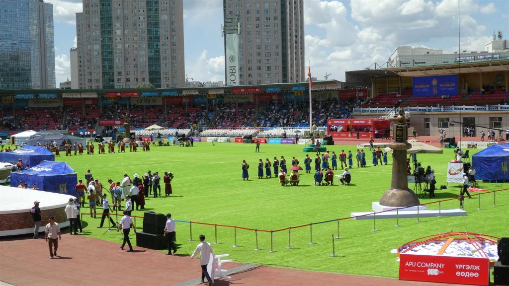 ULAANBAATAR - de openingsceremonie van het Naadam festival in het nationaal sportstadion