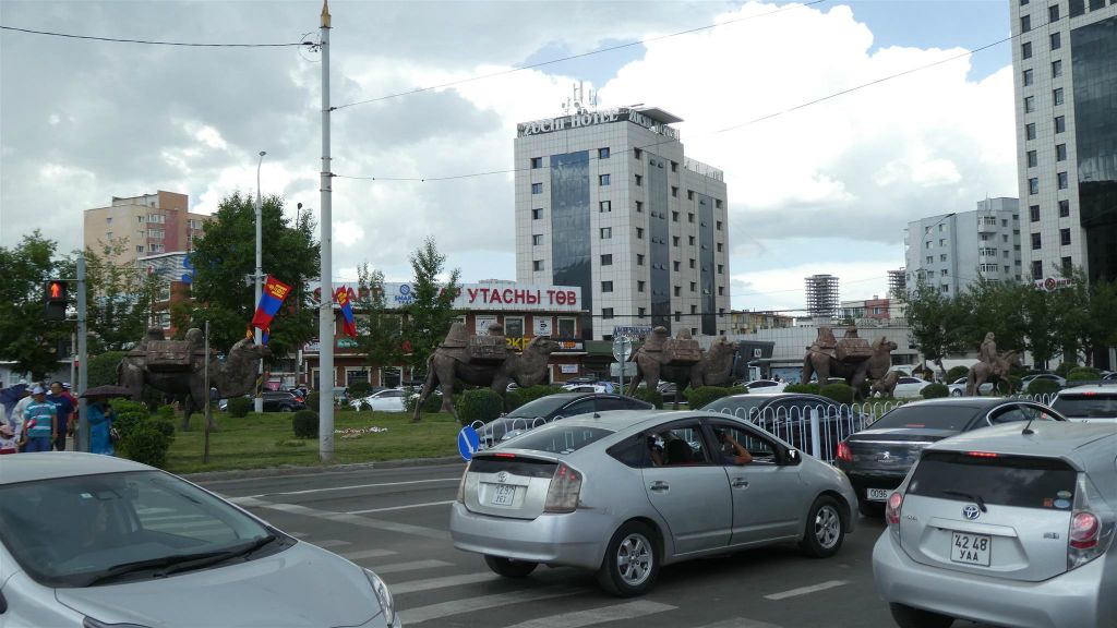 ULAANBAATAR - het kamelenkaravaan standbeeld
