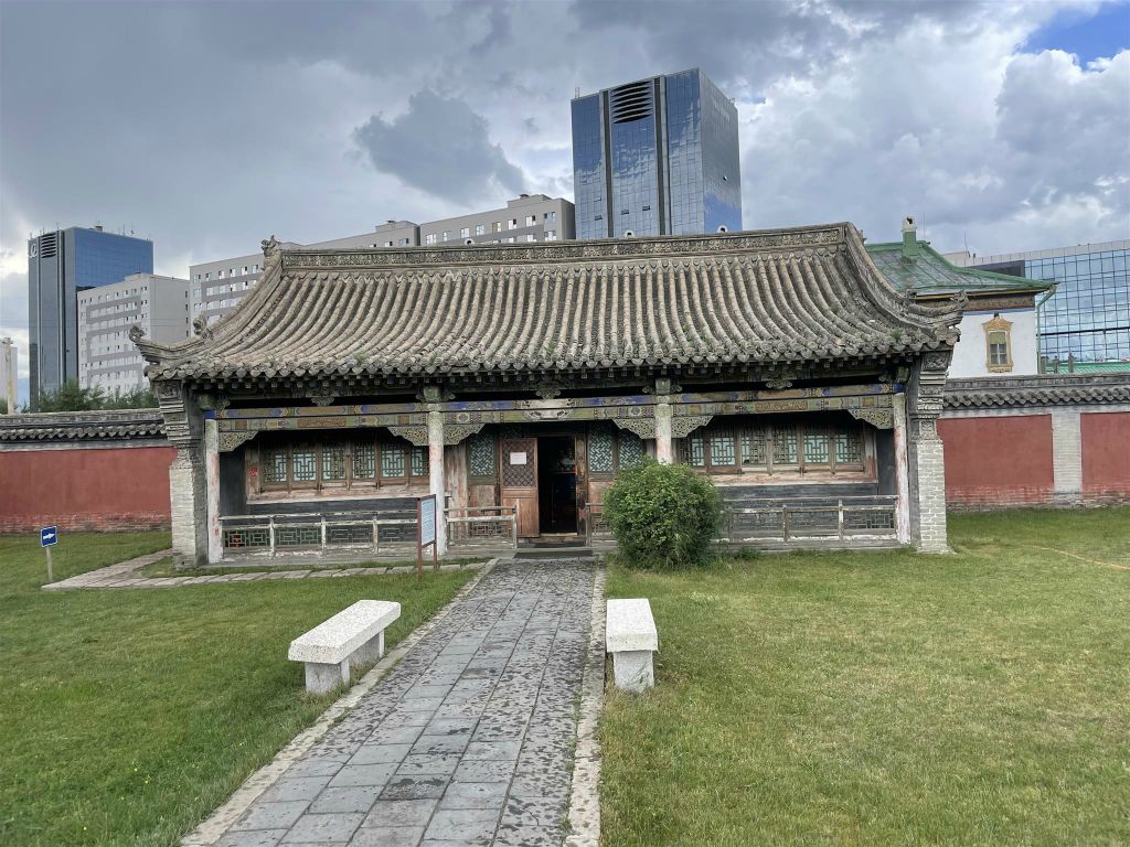 ULAANBAATAR - een gebouw bij het Bogd Khan Paleismuseum