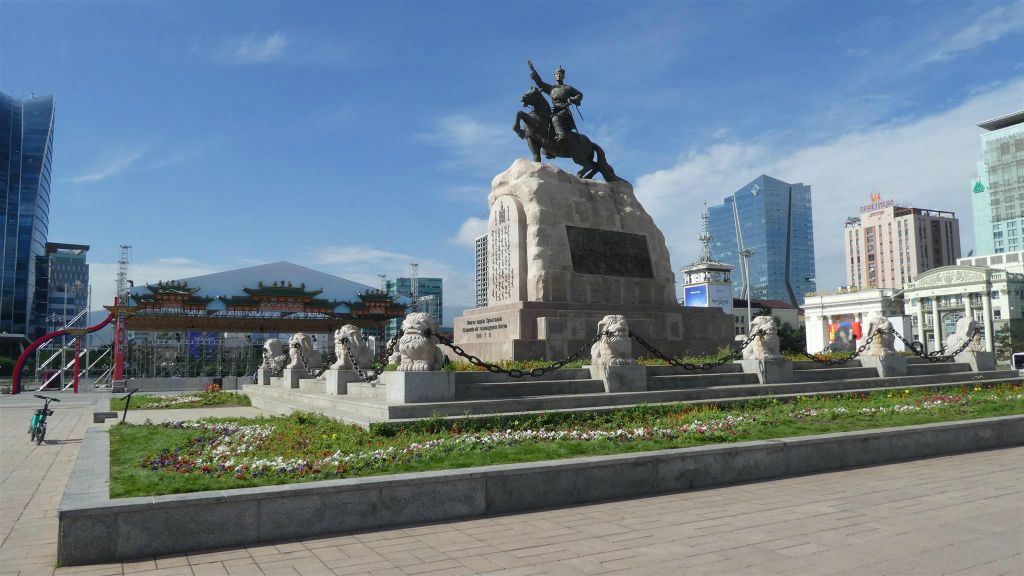 ULAANBAATAR - het Sükhbaatar monument