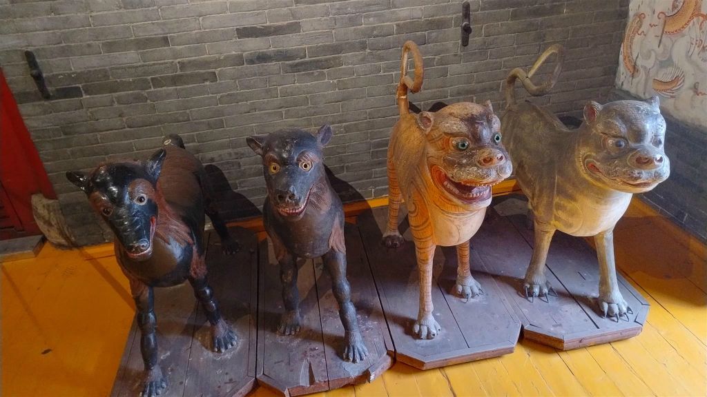 ULAANBAATAR - enkele beelden bij het Choijin Lama-tempel museum