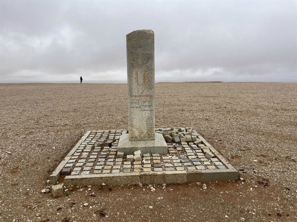 TSAGAAN SUVARGA - een monument bij het Tsagaan Suvarga gebergte