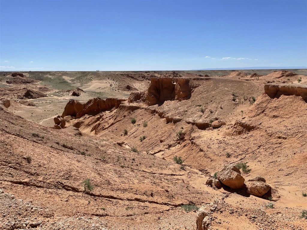 BAYANZAG - de omgeving bij de Flaming Cliffs, de allereerste vindplaats van dinosauriëreieren