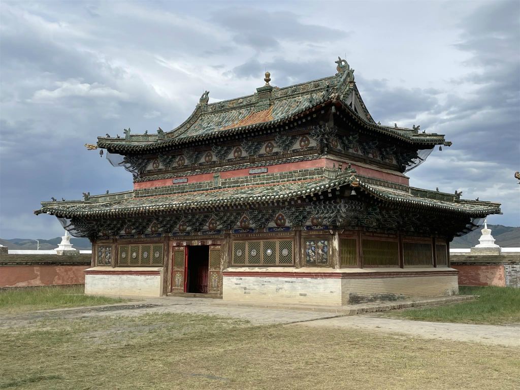 KHARAKORUM - de oostelijke Zuu-tempel van het Erdene Zuu-klooster complex