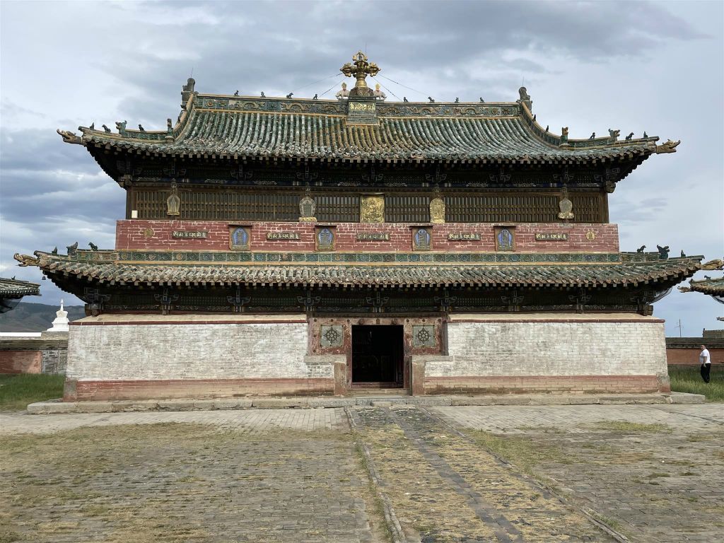 KHARAKORUM - de Gol Zuu-tempel van het Erdene Zuu-klooster complex
