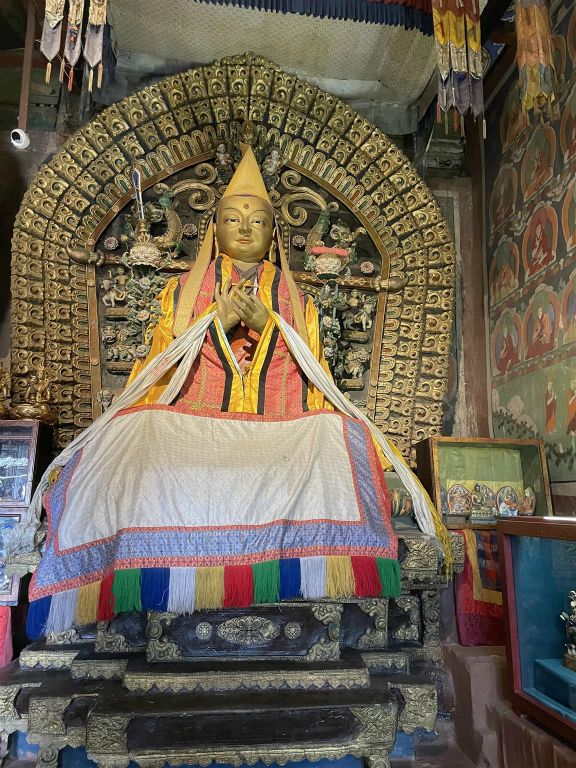 KHARAKORUM - binnen in een Zuu-tempel van het Erdene Zuu-klooster complex