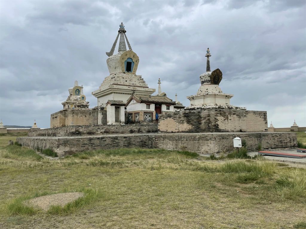 KHARAKORUM - de gouden stoepa van het Erdene Zuu-klooster complex